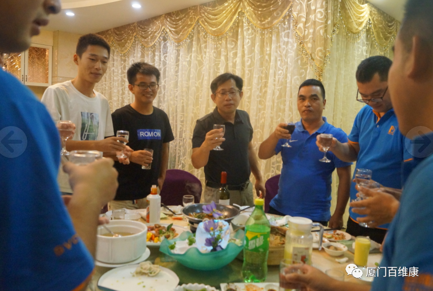 2020年中公司特色活動：會餅博狀元、舉杯共聚首、歌唱好生活